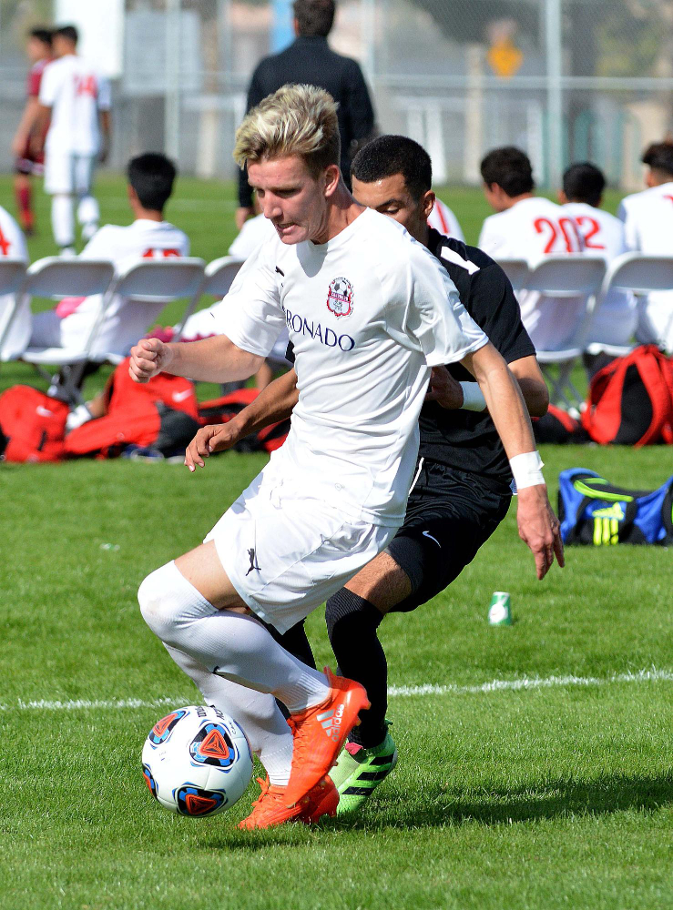 Soy Álvaro y así ordeno mi temporada de fútbol con YouVisible